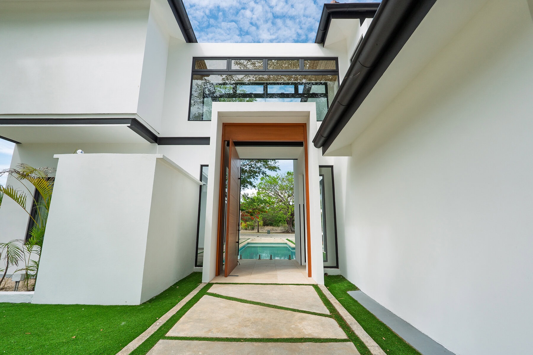 CAB-7 Casa Blanca golf-front estate in Hacienda Pinilla – photo 7