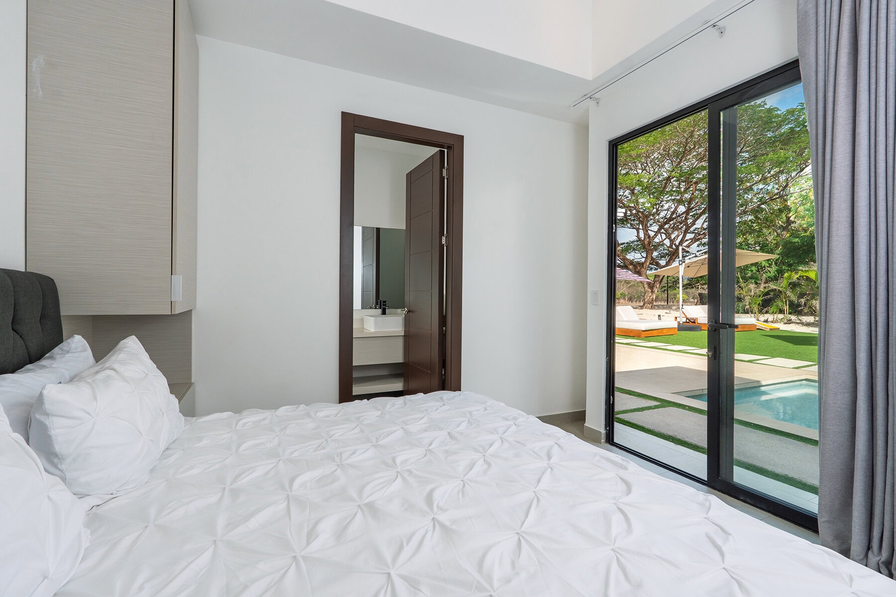 CAB-34 Casa Blanca golf-front estate in Hacienda Pinilla – photo 34