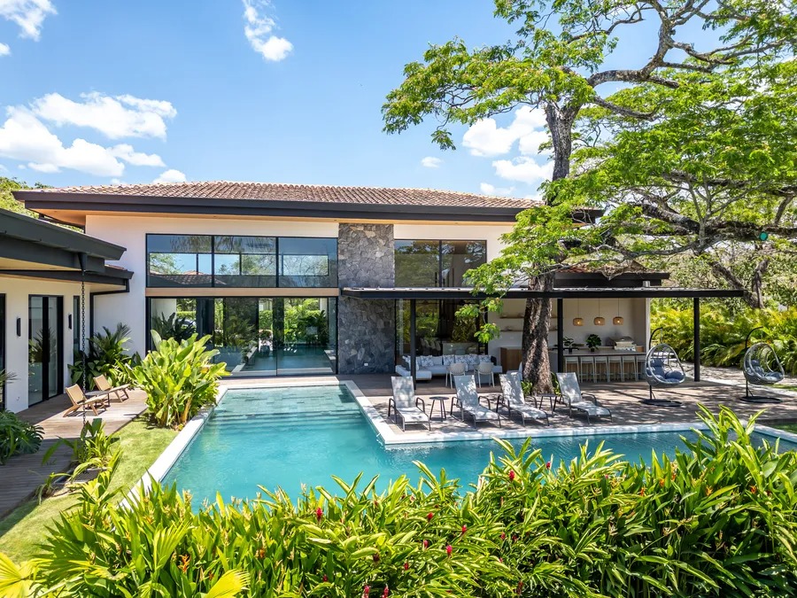 ENS-02 Casa Ensueño luxury home in Los Almendros, Hacienda Pinilla – photo 2