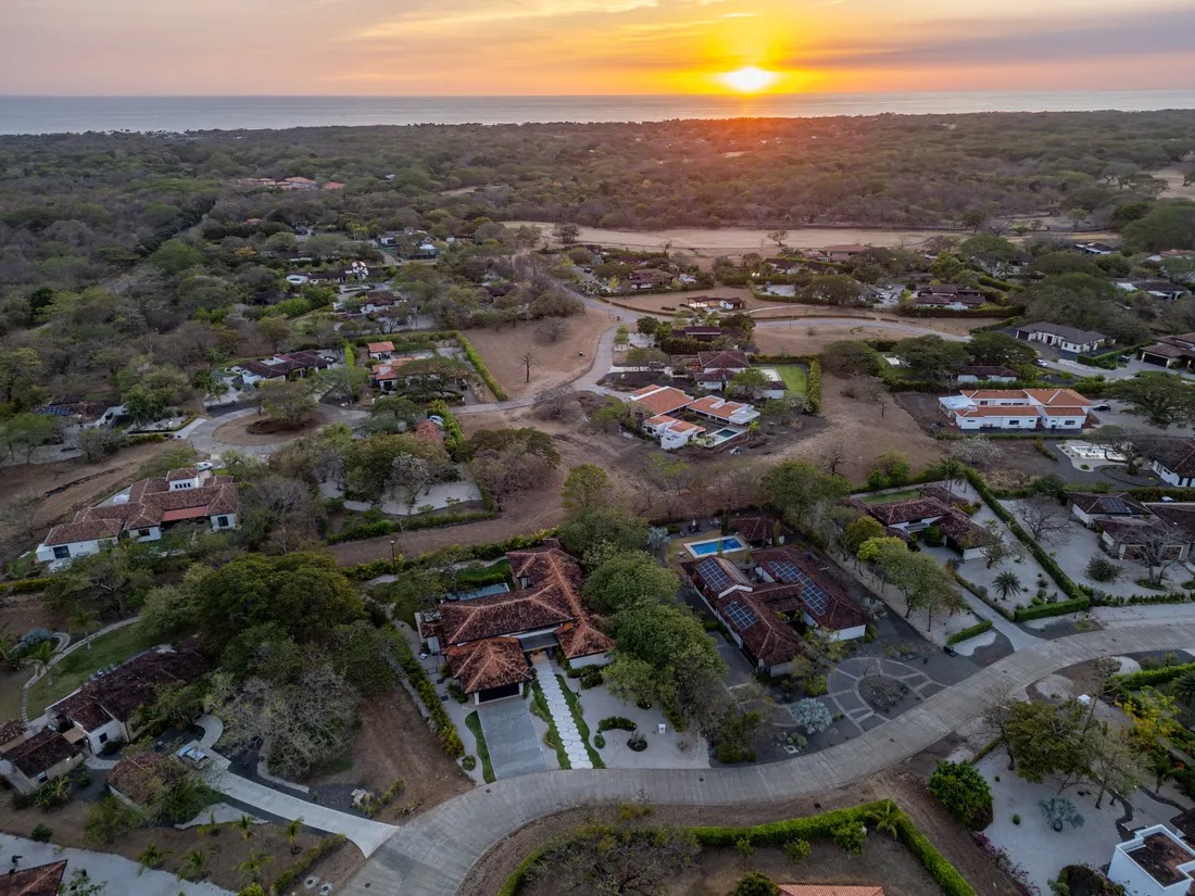 ENS-15 Casa Ensueño luxury home in Los Almendros, Hacienda Pinilla – photo 15