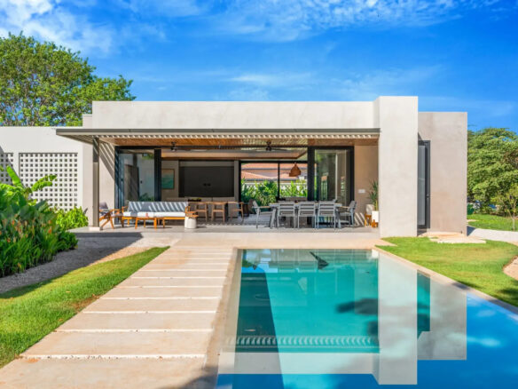 Casa Los Feliz in Reserva de Golf, Hacienda Pinilla – photo 1